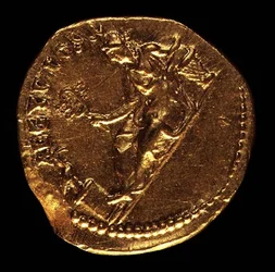 ハドリアヌス帝（AD 117-AD 138）によって鋳造されたAureus（リバース）。 （金）碑文：AEGYPTOS（表側は119152を参照）
