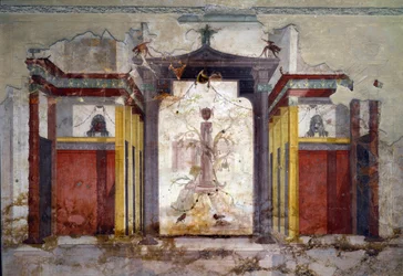 仮面の間のフレスコ画の内観