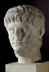大理石製のネロの頭部（Nero Claudius Caesar augustus Germanicus）（紀元後37～68年） Rome, Museo Nazionale Romano - 皇帝ネロの胸像（Nero Claudius Caesar augustus Germanicus）（紀元後37～68年） - 大理石彫刻 - Musei Capitolini, Rome, Italy