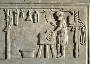 ローマの芸術"a butcher in his shop" Bas relief, Roman civilization, 2nd century AD, Rome, Museo della Civilta Romana - Butcher working in his shop - Stone relief, 2nd century AD - Rome, Museo della Civilta Romana