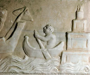 ローマ時代のアート。"オスティア(Ostia)の港で船を誘導する水兵、街の灯台が見える" 紀元1世紀のレリーフの詳細。オスティア、Museo Ostiense
