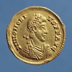 Honorius（393-432）のSolidus（表側）は、カーテンを付け、ダイアデムを身に着けています。碑文：DN HONORIVS PF AVG（ゴールド）