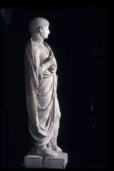 若いネロのトガテ像、c.50AD（大理石）