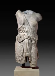 紀元前430年頃のギリシャのブロンズをローマがコピーしたアマゾン（大理石