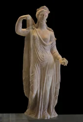 ギリシア美術：ゲネトリクス型アフロディテ（紀元1世紀）、テラコッタ