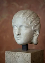 美術 ローマ 皇后バルビア・オルビアーナの頭部（3世紀） 大理石製