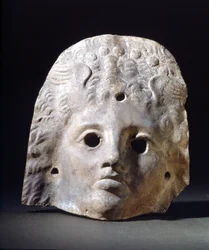 ローマ時代の悲劇のマスク。スカラ座博物館。ミラノ