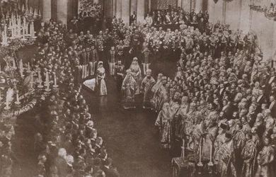 ロシア皇帝ニコライ2世とアレクサンドラ妃の戴冠式（ウスペンスキー大聖堂、モスクワ