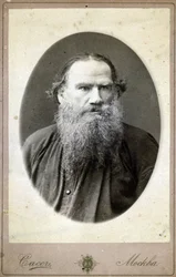 トルストイ伯爵 (レオン・トルストイ)、ロシアの作家 (1828-1910)、レフ・ニコライエヴィチの肖像。