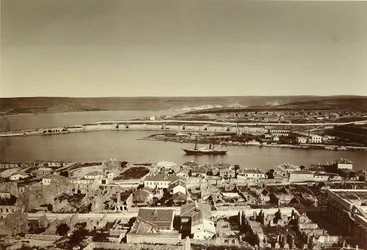 セバスト ポール (セバスト ポール) の南湾とポール岬。 アルブミンの写真、1850 年代の終わり。 物質文化史研究所、サンクトペテルブルク
