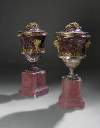 花瓶のペア、1790年頃