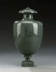 カルカンの花瓶の1つ、ペテルゴフ、1800年頃