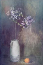 素朴なライラックの静物画