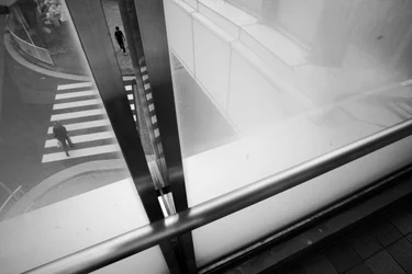 現代の都市の交差点