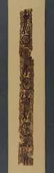 チュニックの装飾的な肩帯 600-650年（補助的に緯糸を巻いたタペストリー織、無染色のリネンと染色したウール