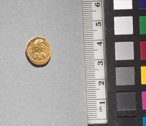 アルカディオスのソリドゥス（裏面）、395～408年（金）（裏面についてはCVL499735参照