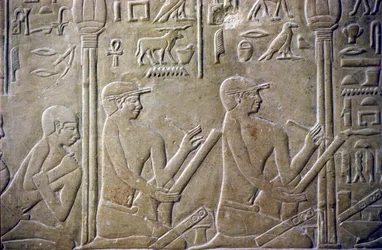 古代エジプト、レリーフ／彫刻、メレレウカの墓、メレレウカのマスタバ、第6王朝、サッカラ、村の長老たちは事務官に誤った納税申告を認めざるを得なかった（写真）