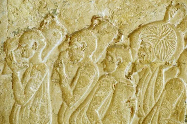 古代エジプト、壁画、ペトシリスの墓、ツナ・エル・ゲベル、紀元前300年、ワイン壷を運ぶ男たち（写真）