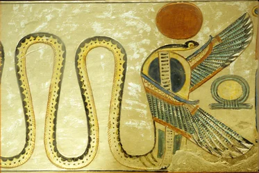 古代エジプト、壁画、アモン・ヒル・ホプシェフの墓、埋葬室の入り口を守るウラエウスと翼のある蛇、第20王朝、女王の谷（写真）