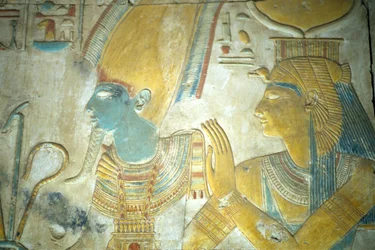 古代エジプト、壁画／彫刻、イシスとオシリス、セティ1世神殿、アビドス（写真）