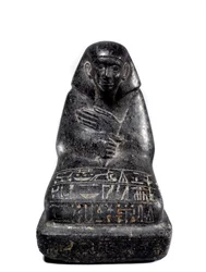 エジプトのアンティーク：高官センポウを表す斑岩の彫刻。中世帝国（紀元前2033～1710年） パリ、ルーヴル美術館