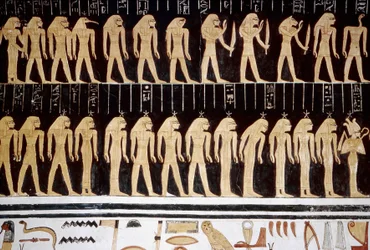 ルクソール、テーベ：王家の谷、神殿の内壁に描かれた神と女神の絵。