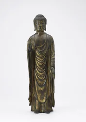 無限の光を持つ仏陀「阿弥陀如来」 鎌倉時代（金銅製