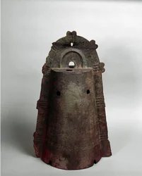 青銅製ヤポイの鐘、紀元前300年～紀元後250年