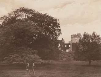 1857年、スコットランド、ヴェール・オブ・レーヴェン、トゥルリシュワン城（写真）