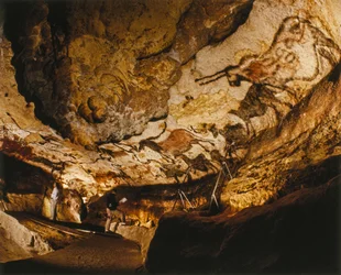ラスコー神話の一角獣』など、1万7000年以上前に描かれたラスコー絵画。