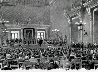 1892年、カタルーニャ地方憲法の16の基本条項を起草するため、マンレサ市庁舎に集まったカタルーニャ民族主義者たち。ジャウマ・パイッサによる素描。