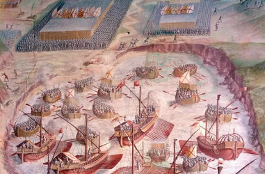 1582年、スペイン王フィリップ2世(1527-1598)のもとで行われたアコーレス諸島遠征の際のスペインのガレオン船のレガッタ。16世紀のフレスコ画。マドリード、エスコリアル宮殿の戦闘の間。