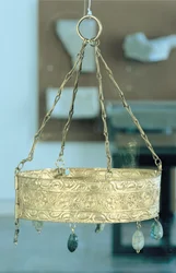 グアラザールの宝物からの奉納の冠（金と貴石）