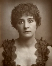 ジュリア・グウィン、イギリスのオペラ歌手、女優、1884年