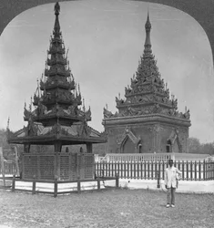 ミンドン王の墓、王宮、マンダレー、ビルマ、1908
