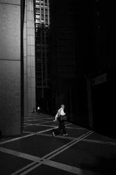都市の歩みと影