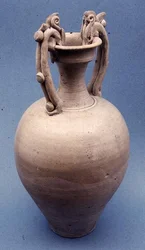 唐代無色釉花瓶（ストーンウェア
