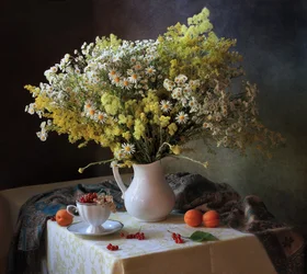 夏の野の花の静物画