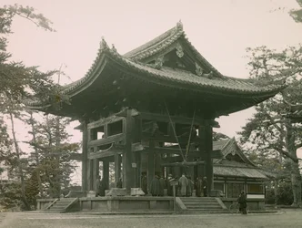 奈良・東大寺の鐘楼 1900～1915年頃（写真）