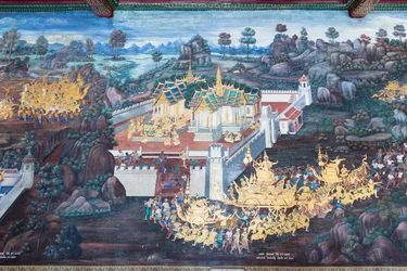 ワット プラケオ、ロイヤル グランド パレス、バンコク、タイでラーマーヤナのシーンを描いた壁画