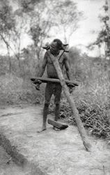 Niam Niam lunatic、Mongalla to Terrakekka、Sudan、1925 1927