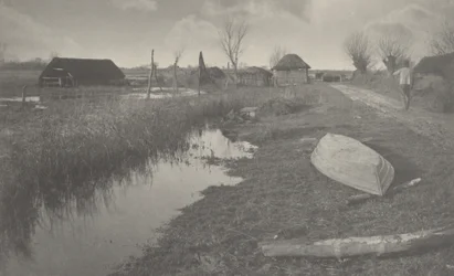 陸と水の間で,1886（写真）