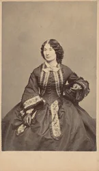 ローラ・キーン、1863年頃1863年（写真）