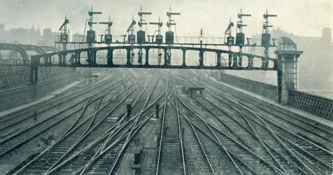 信号の橋、1922年。