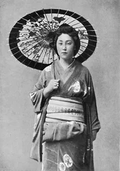 ウォーキング衣装を着た日本人女性、1902年