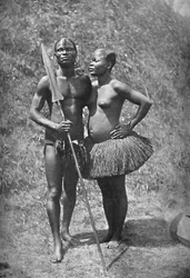 コンゴ中央部出身のムロロコンゴの戦士とその妻、1902年