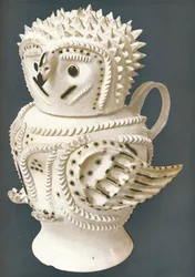 水差しとして使用される塩釉フクロウ、カップの頭、c1730-c1755、1913