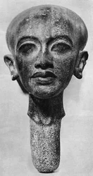 イクナトン王の娘、1936年
