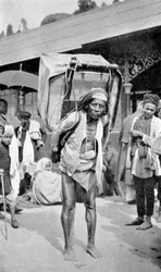 お茶を運ぶ労働者、ダージリン、西ベンガル、インド、c1910