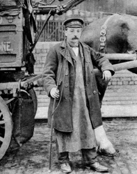 1926-1927年のロンドンの列車の車掌